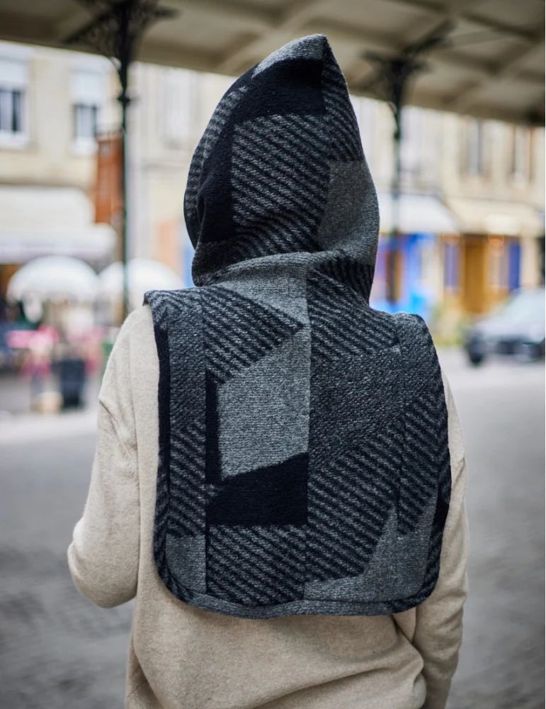 Atelier ScÀmmit Frimas Hood, Hat and Gloves - Image 8