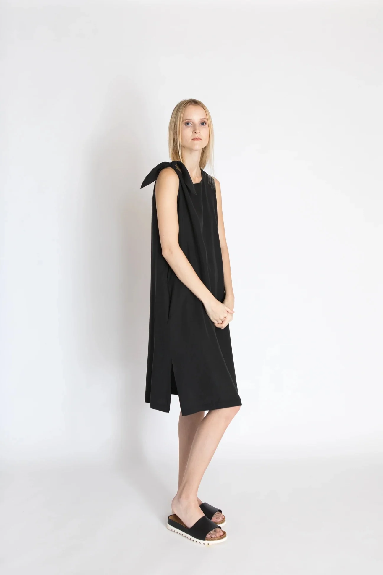 Bara Studio Freja Knot Dress - Image 4