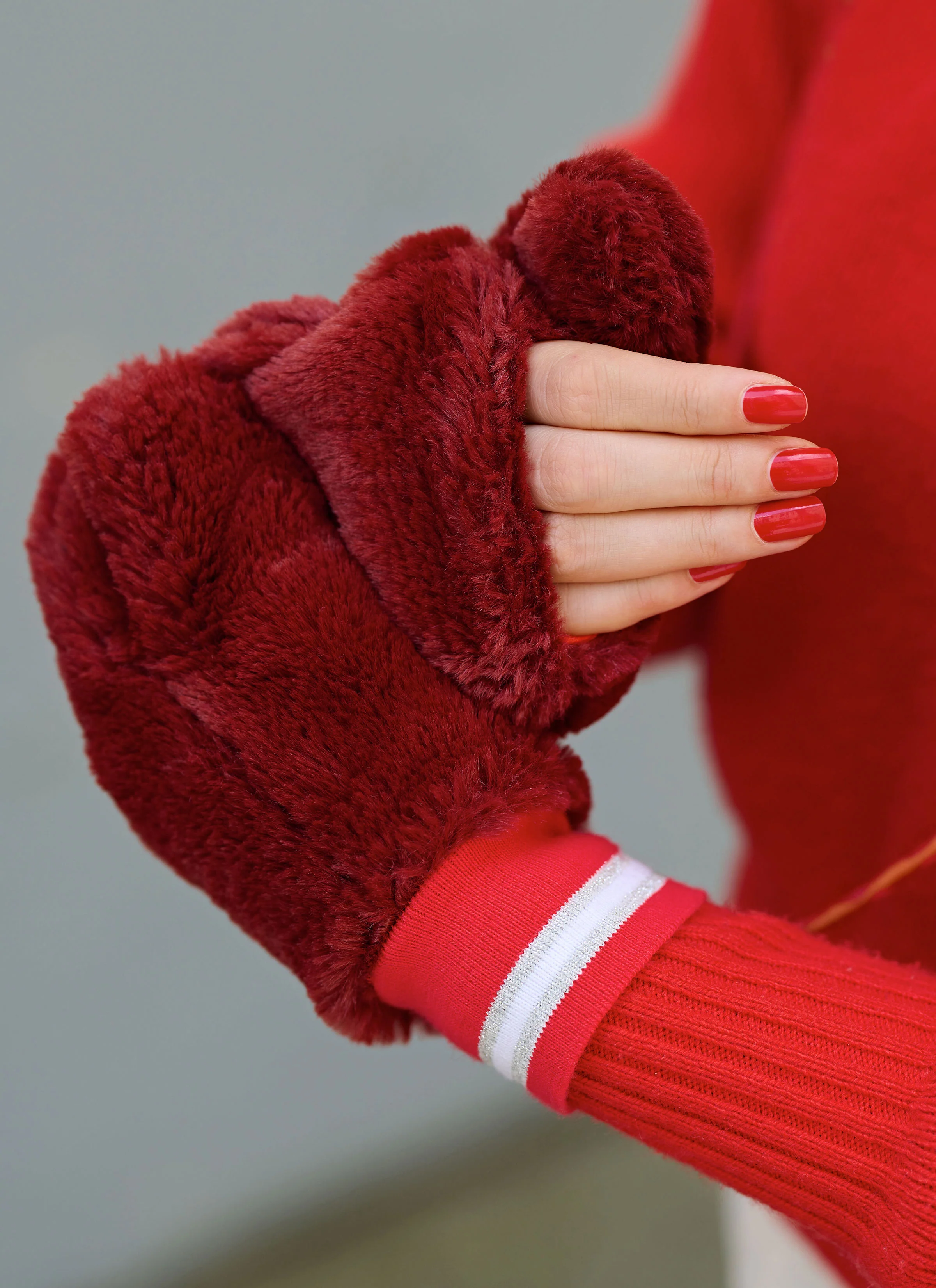 Burda Balaklava, Mittens & Muff 5759 - Image 5