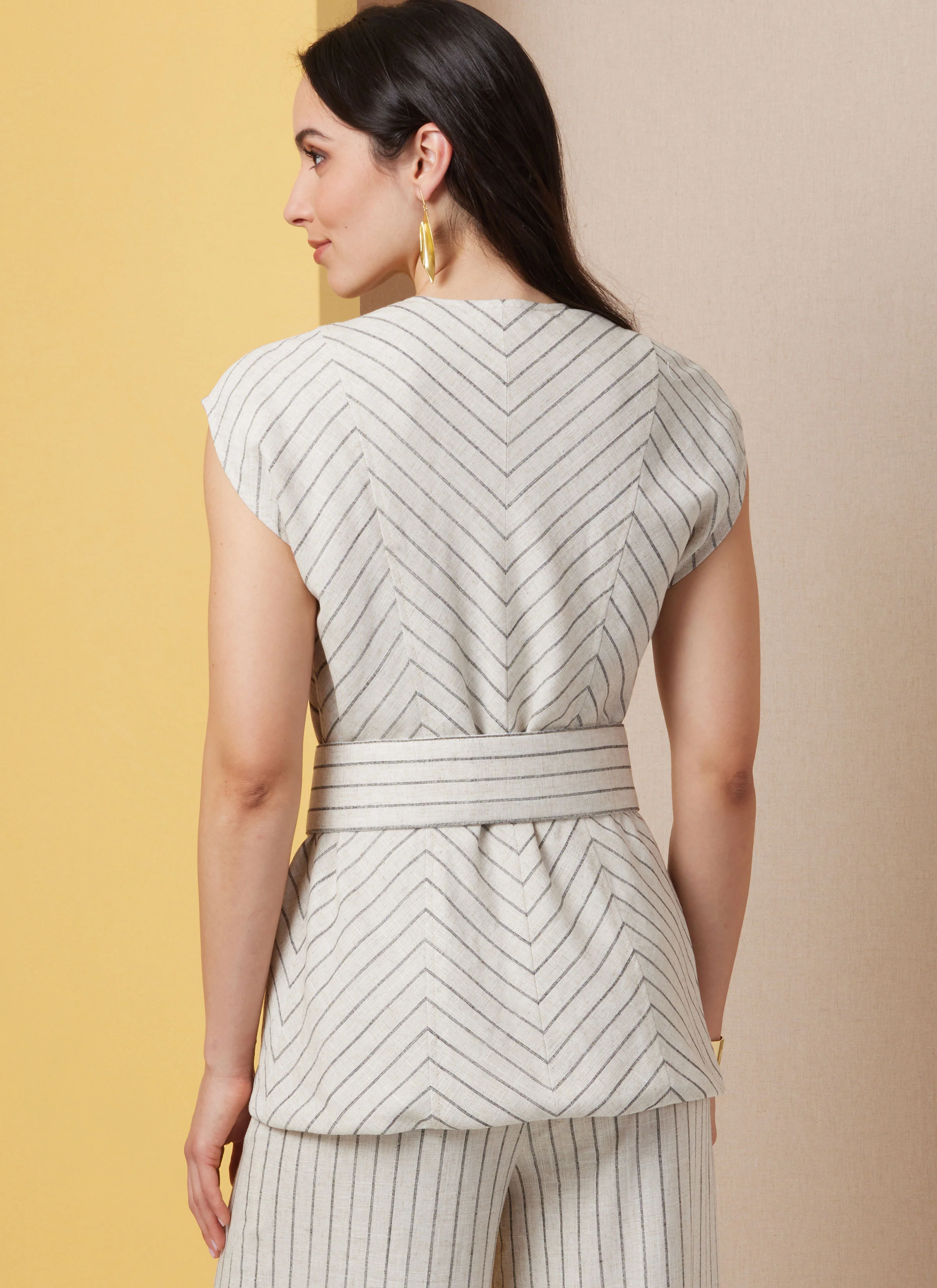 Butterick Top with Belt and Trousers B7028 - Image 4