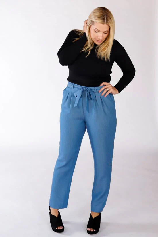 Chalk and Notch Crew Shorts and Trousers - Image 12