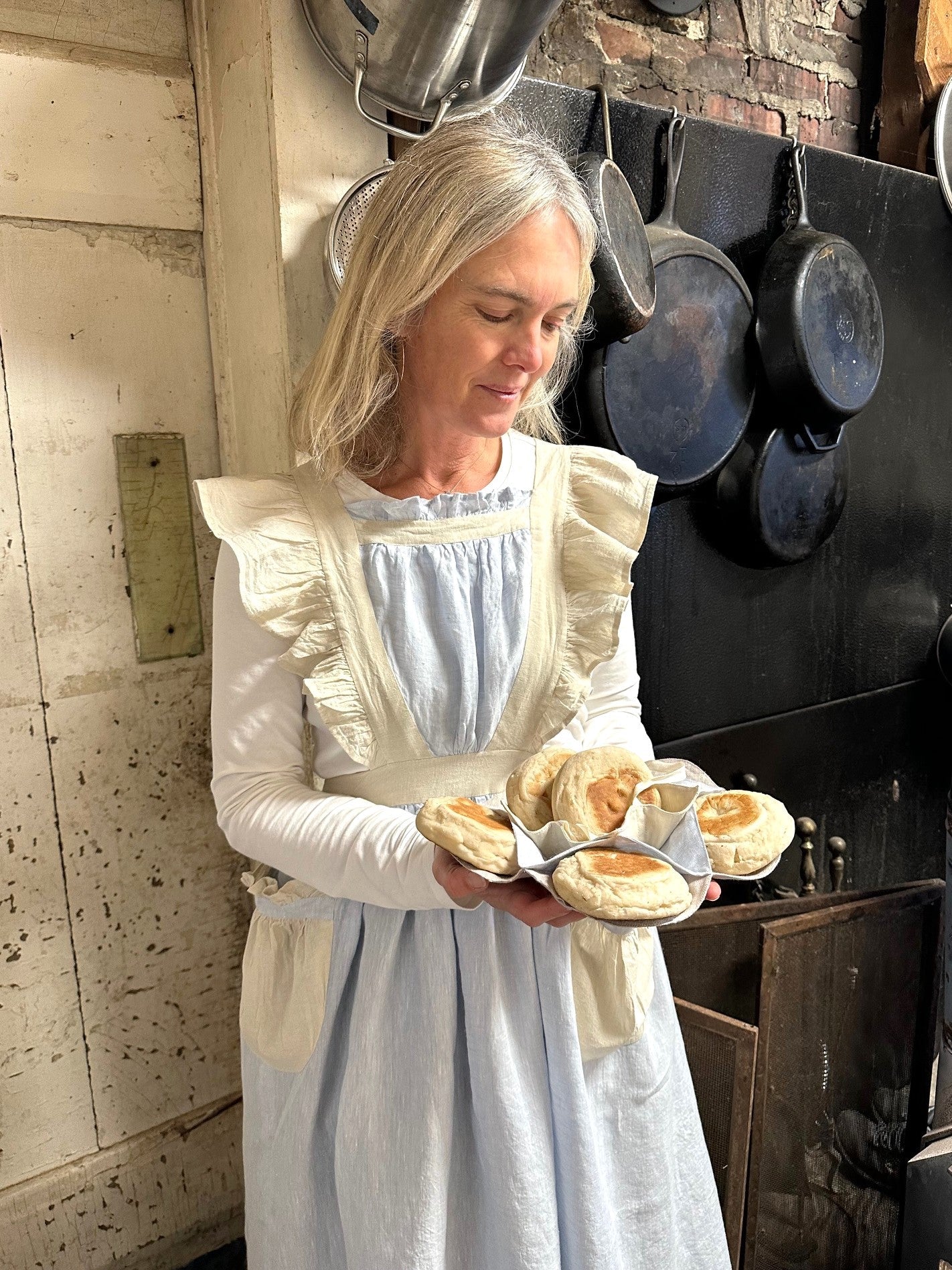 Folkwear 303 English Cottage Kitchen Set - Image 3