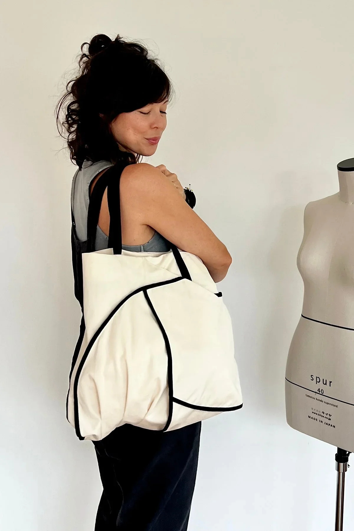 In the Folds Hove Tote - Image 6