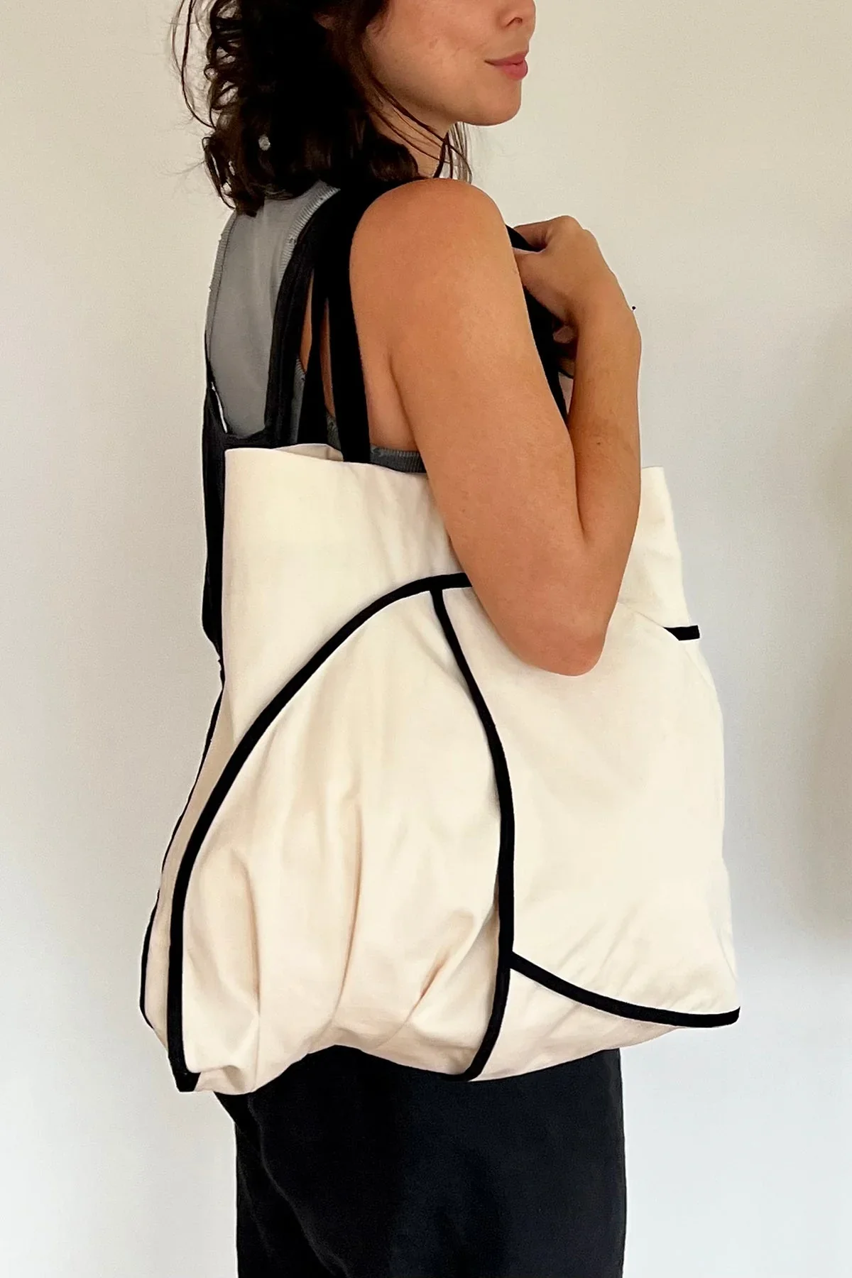 In the Folds Hove Tote - Image 7