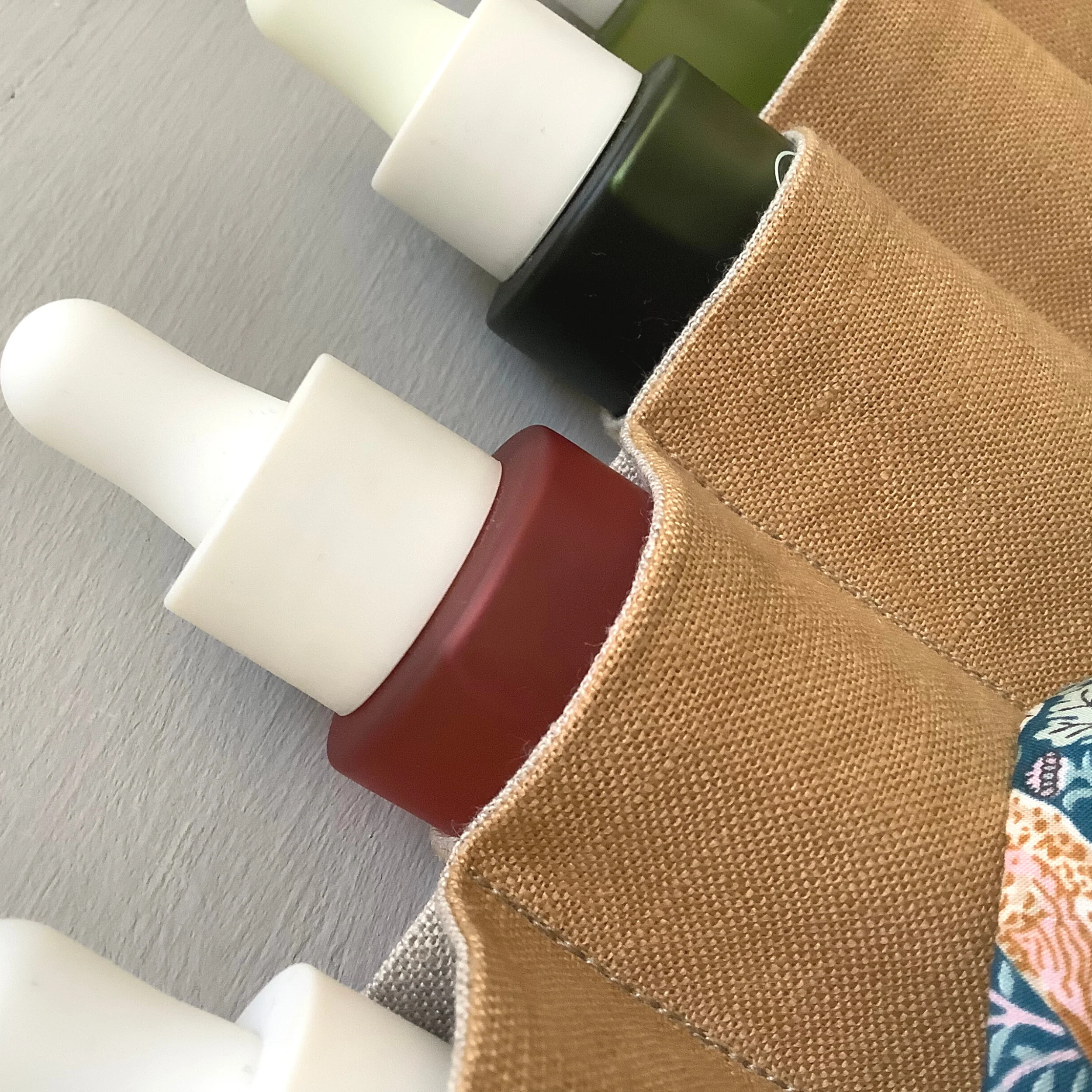 Lasenby Pampas Bottle Pouch Roll - Image 7