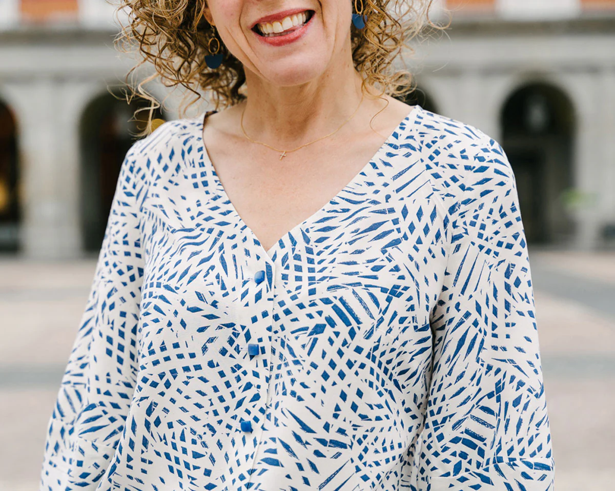 Liesl + Co Geneva V-neck Blouse - Image 4