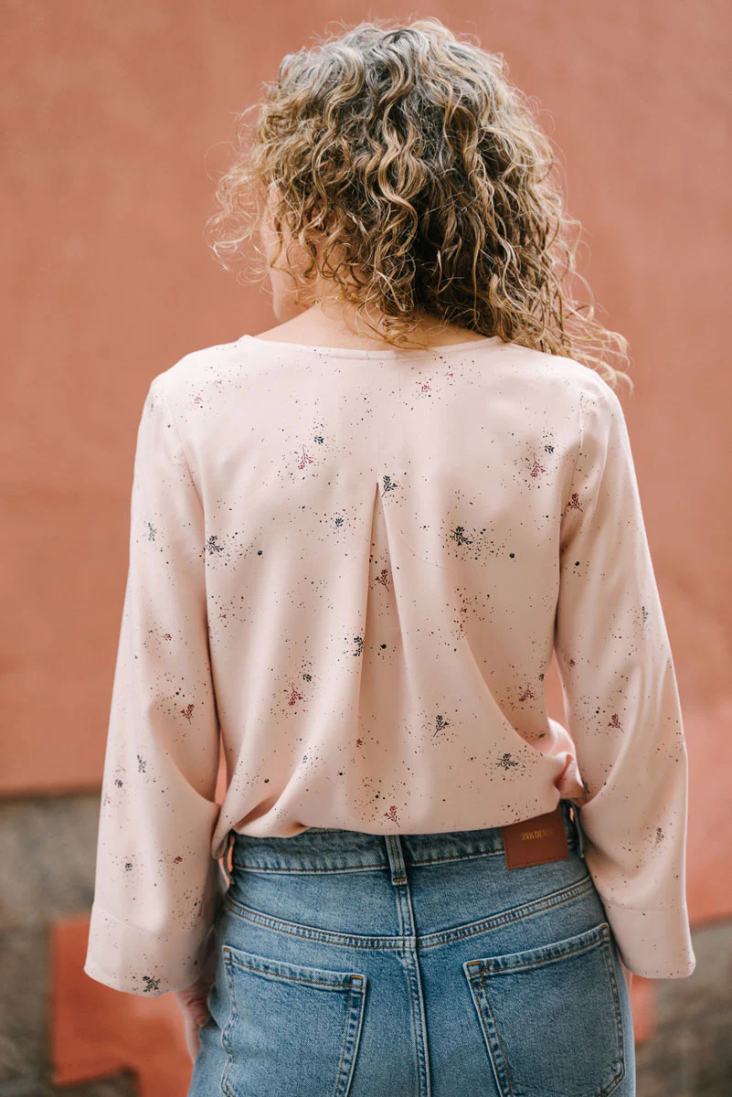 Liesl + Co Geneva V-neck Blouse - Image 9