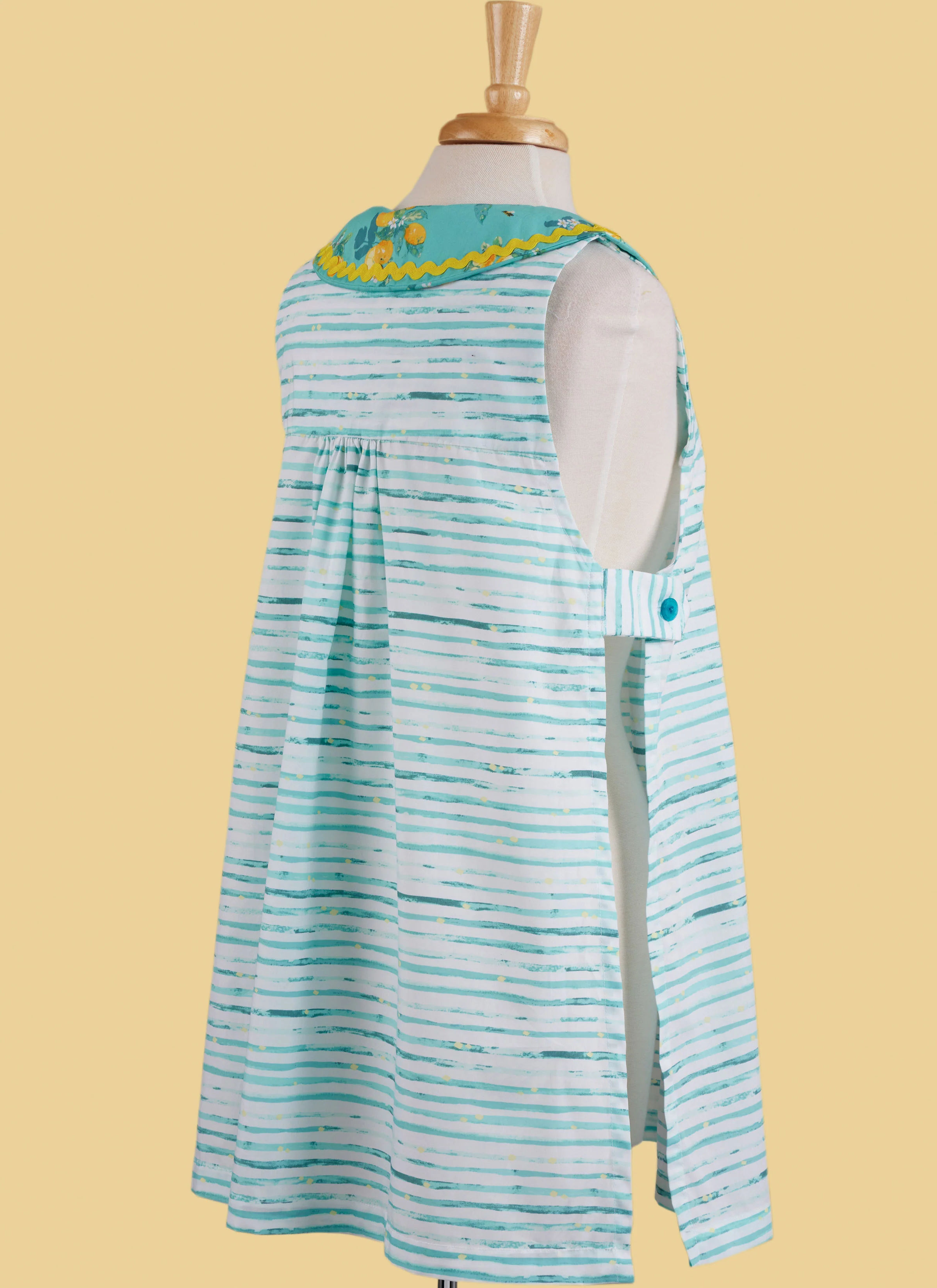 McCalls Aprons M8522 - Image 8