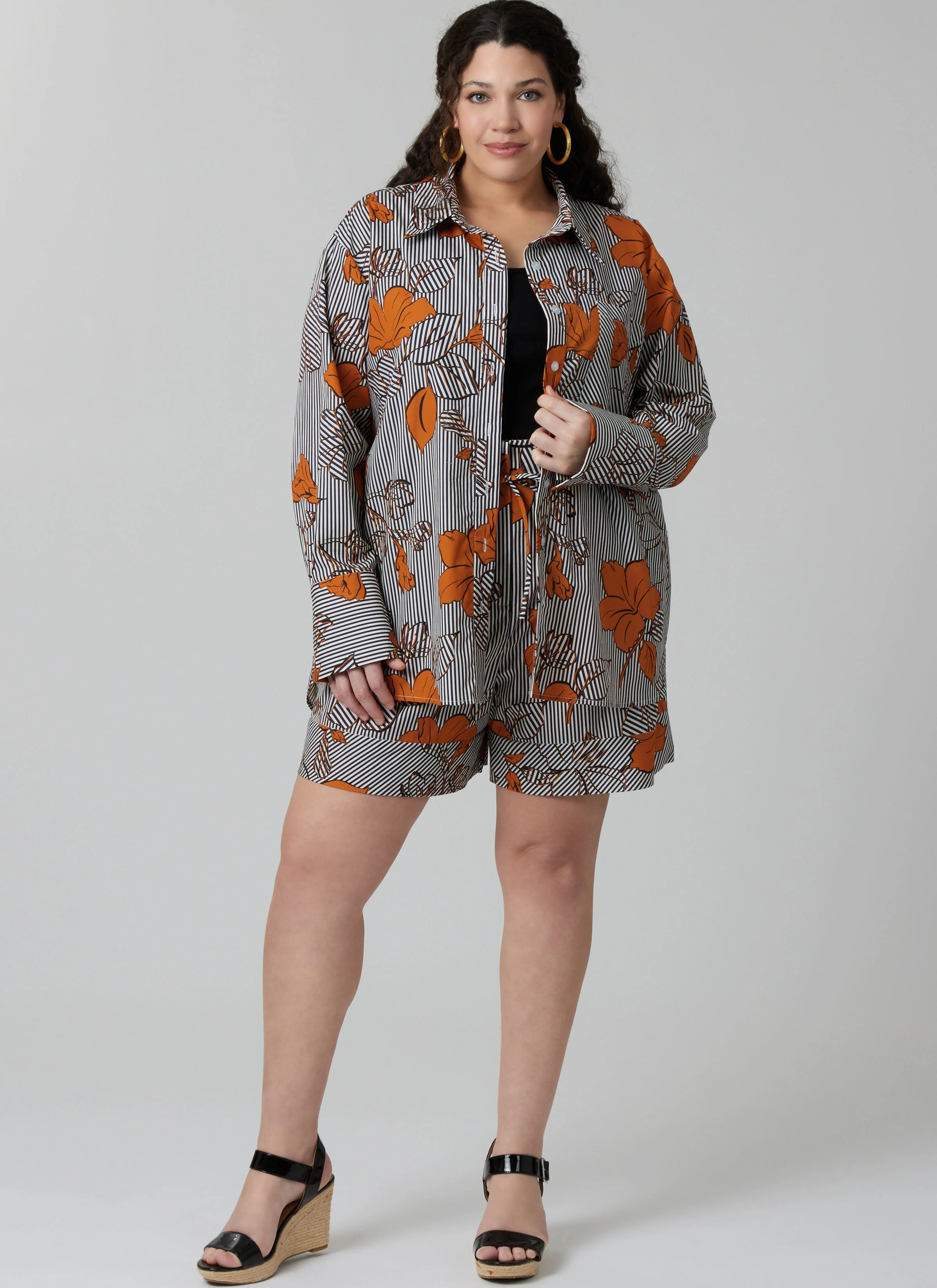 McCall's Misses' and Women's Shirt, Shorts and Trousers M8611 - Image 3