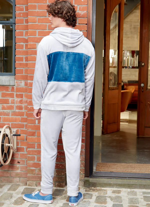 McCalls Unisex Top and Trousers M8249 - Image 3