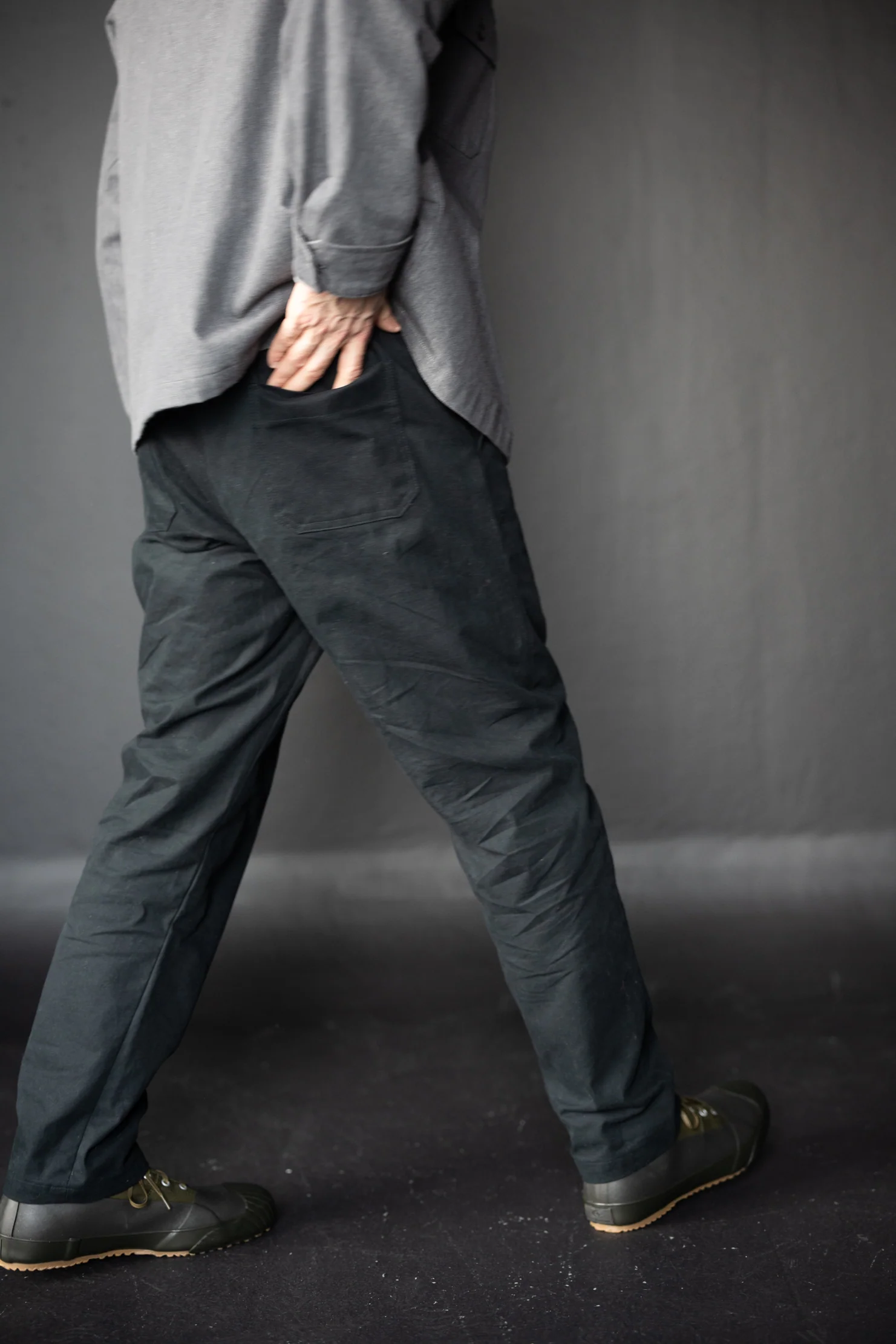 Merchant & Mills Men's Elling Trousers - Image 5