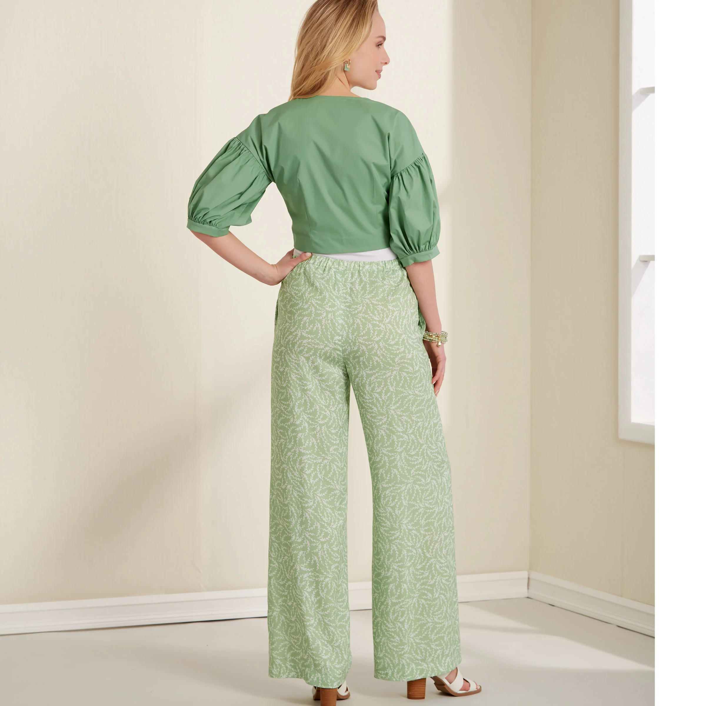 New Look Cropped Jacket and Trousers N6677 - Image 4