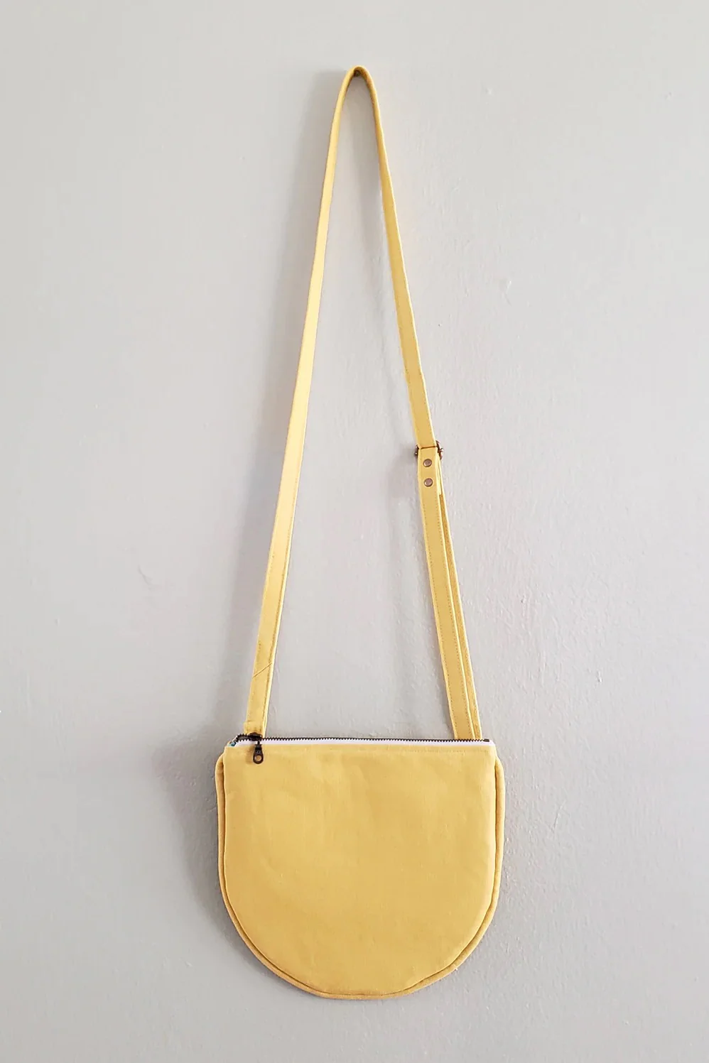 Pattern Scout Luna Crossbody Bag - Image 8