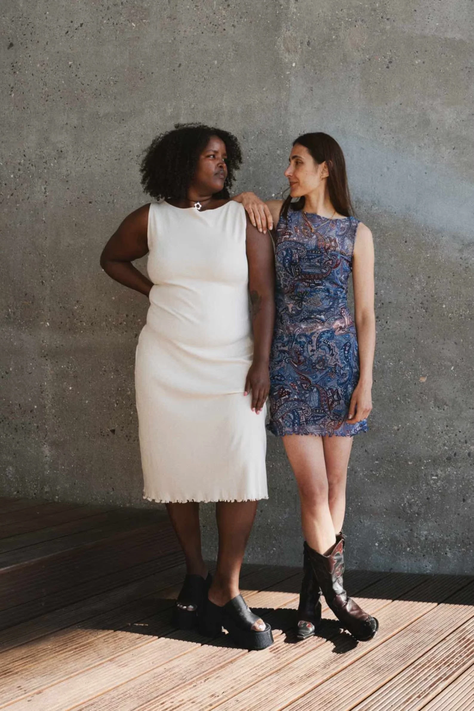 Puff and Pencil Wavy Hem Dress - Image 3