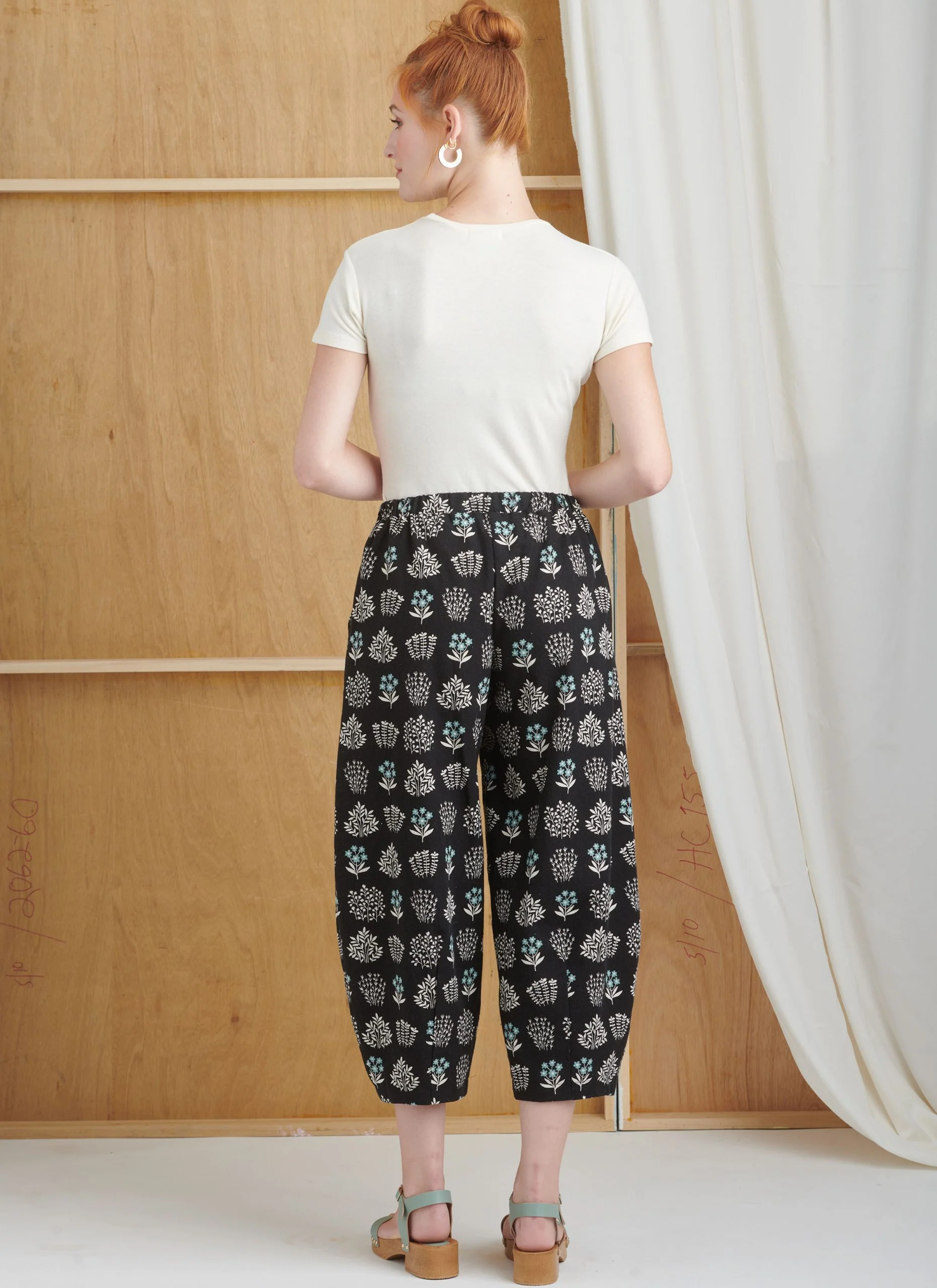 Simplicity Aprons & Trousers S9907 - Image 12