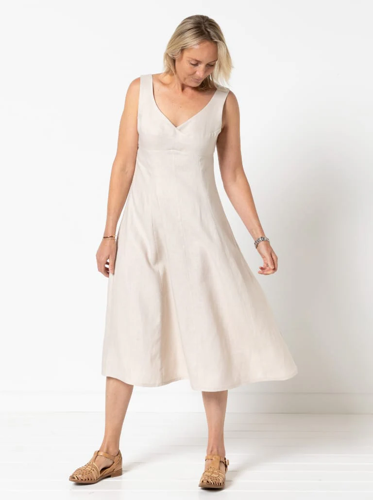Style Arc Sabrina Woven Dress - Image 4