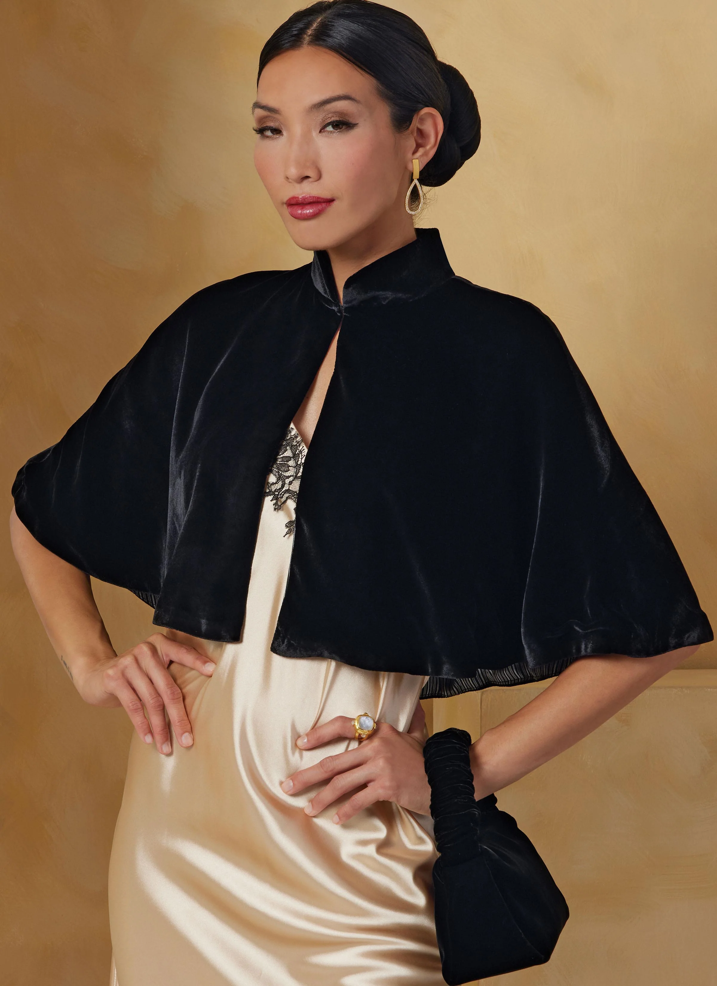 Vogue Bolero and Capes V2078 - Image 4