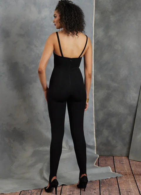 Vogue Blazer and Jumpsuit V1913 - Image 6