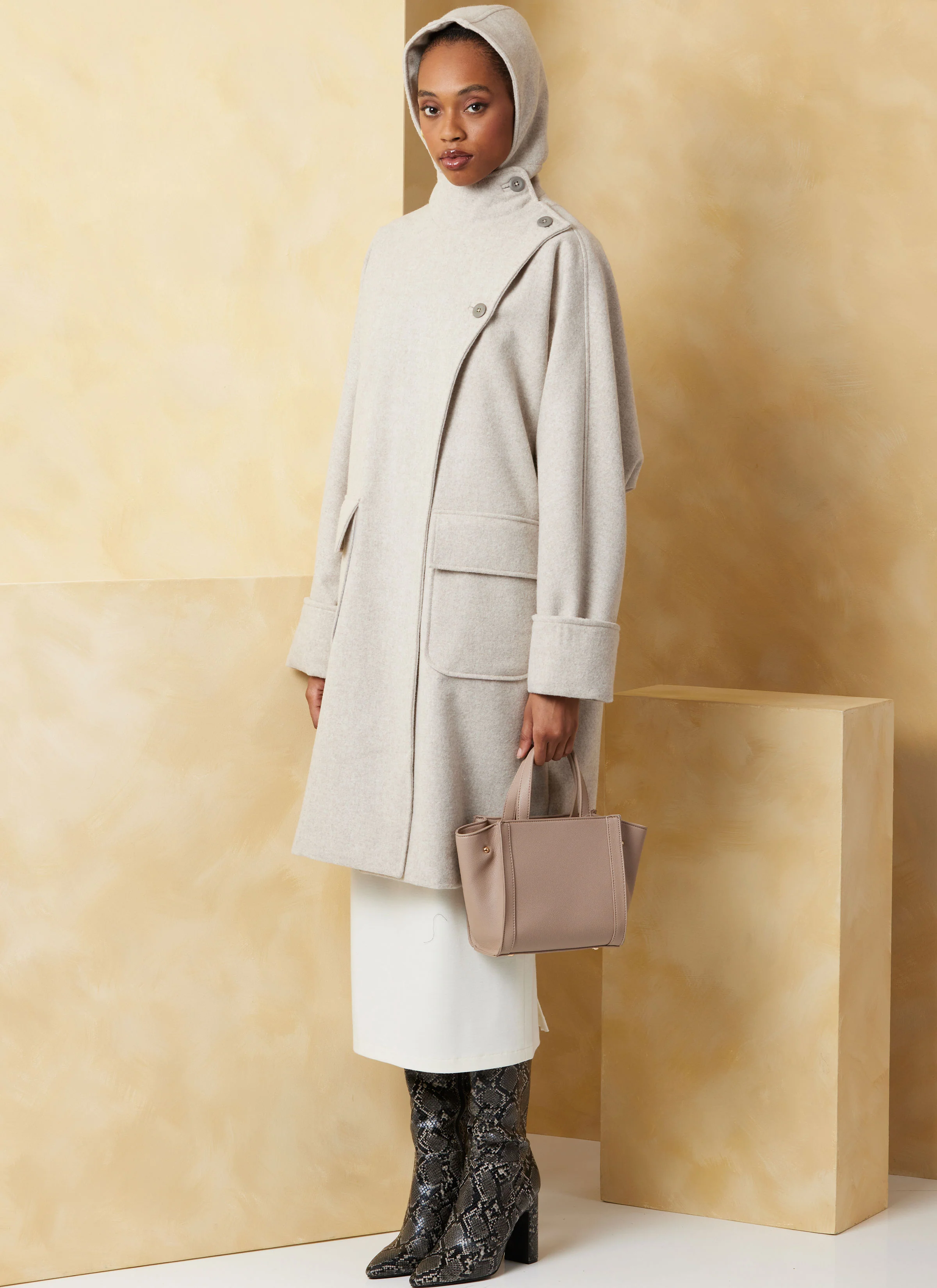 Vogue Coats V2075 - Image 5