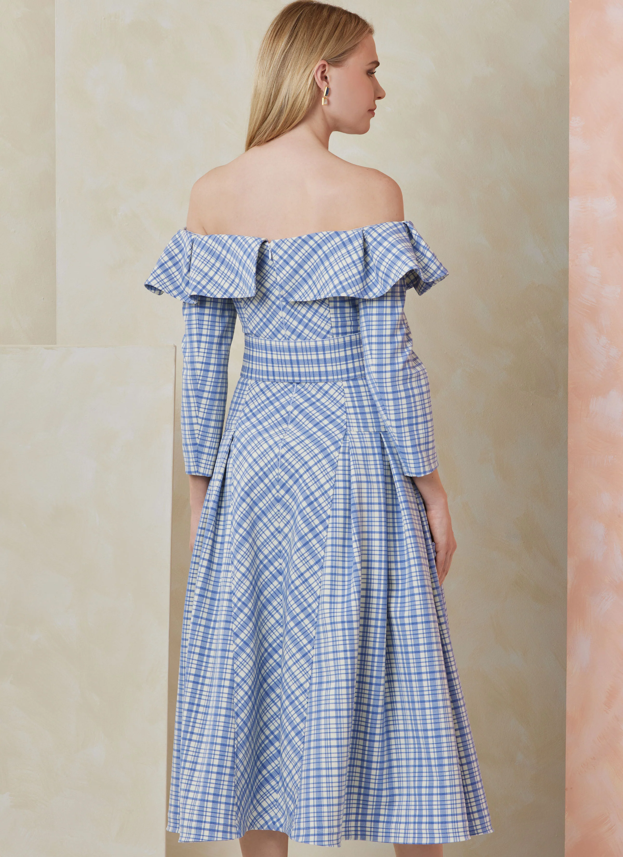 Vogue Dress and Belt V2104 - Image 4
