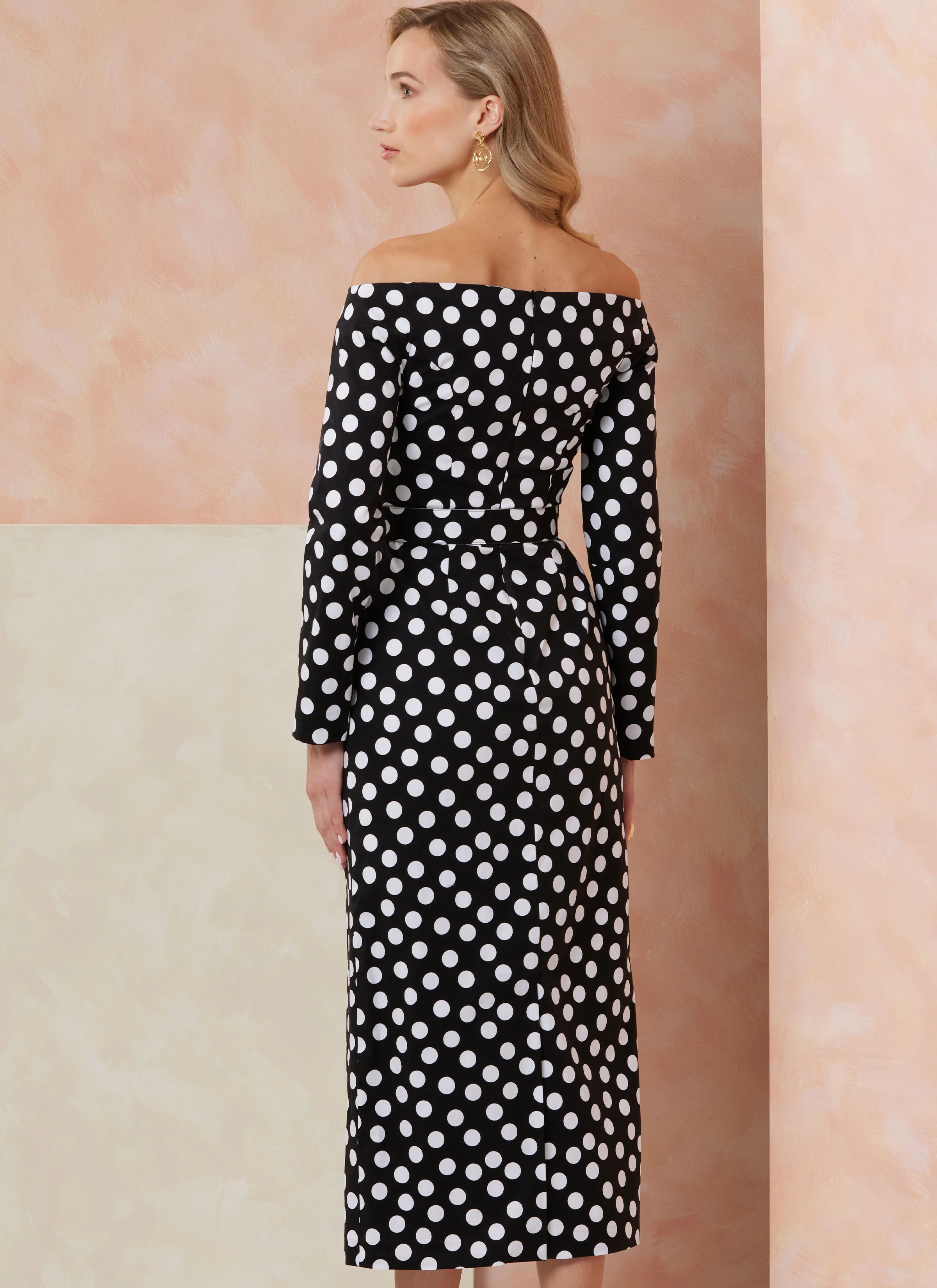 Vogue Dress and Belt V2105 - Image 7