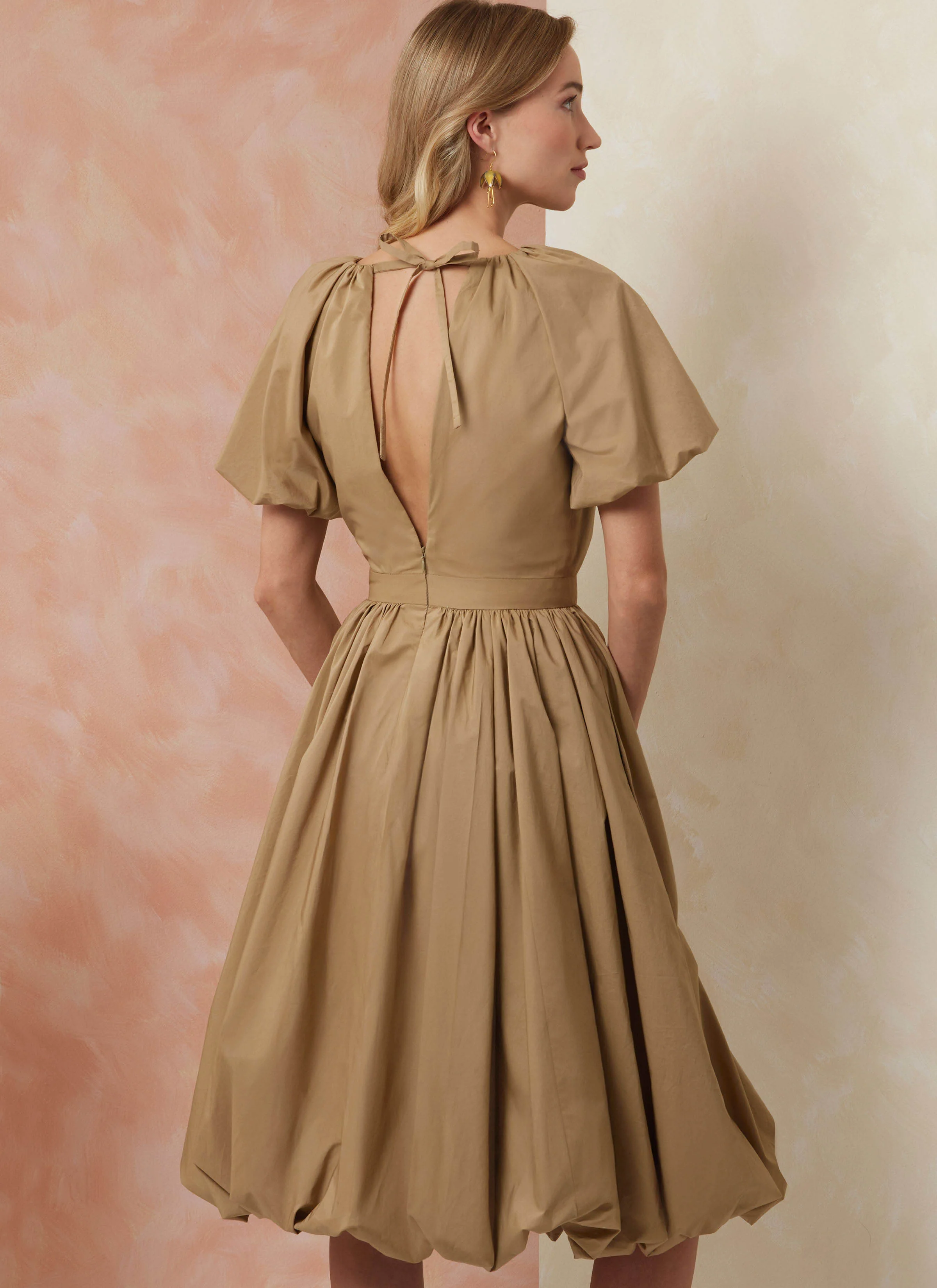 Vogue Dress V2106 - Image 3