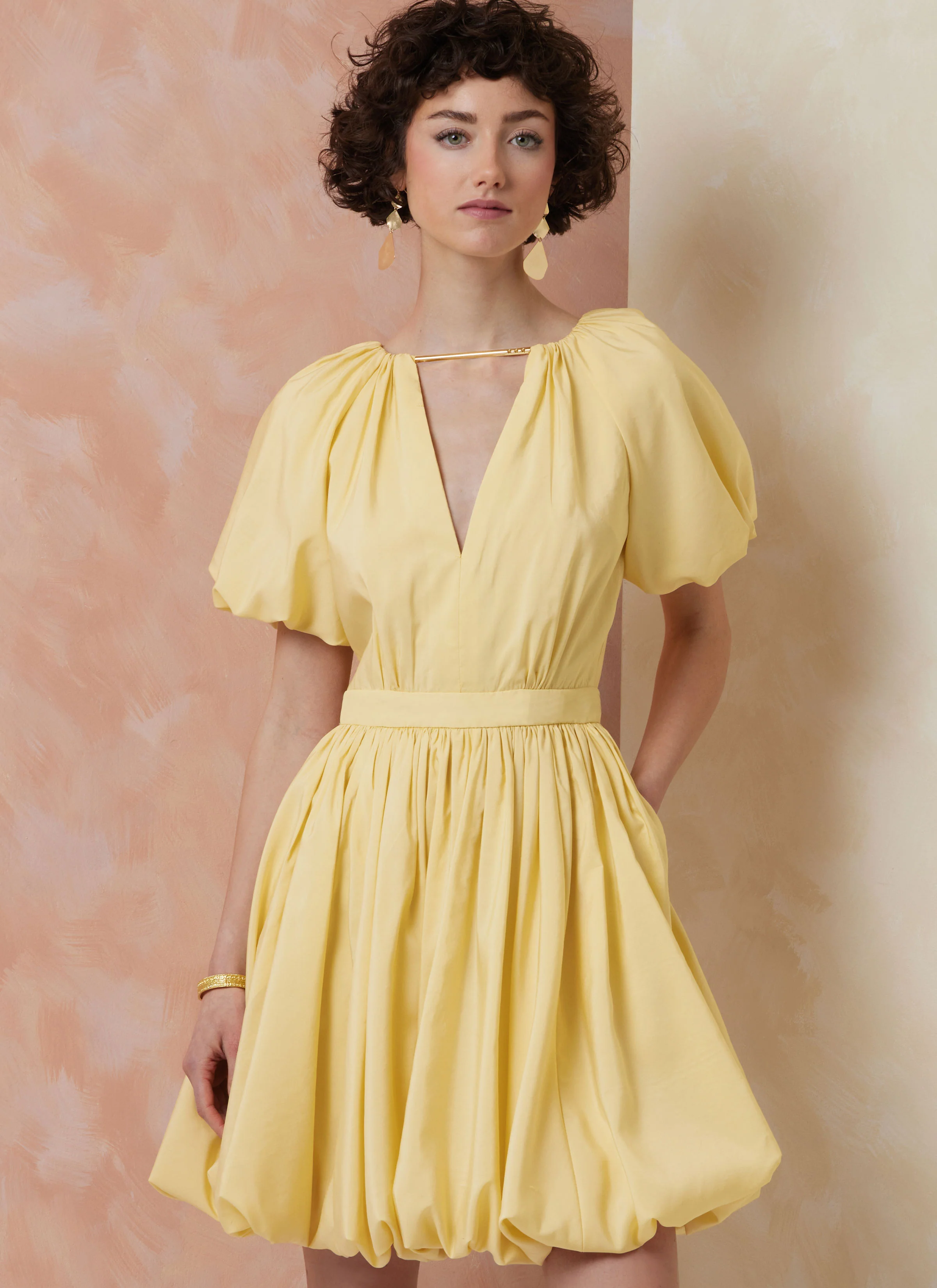 Vogue Dress V2106 - Image 4