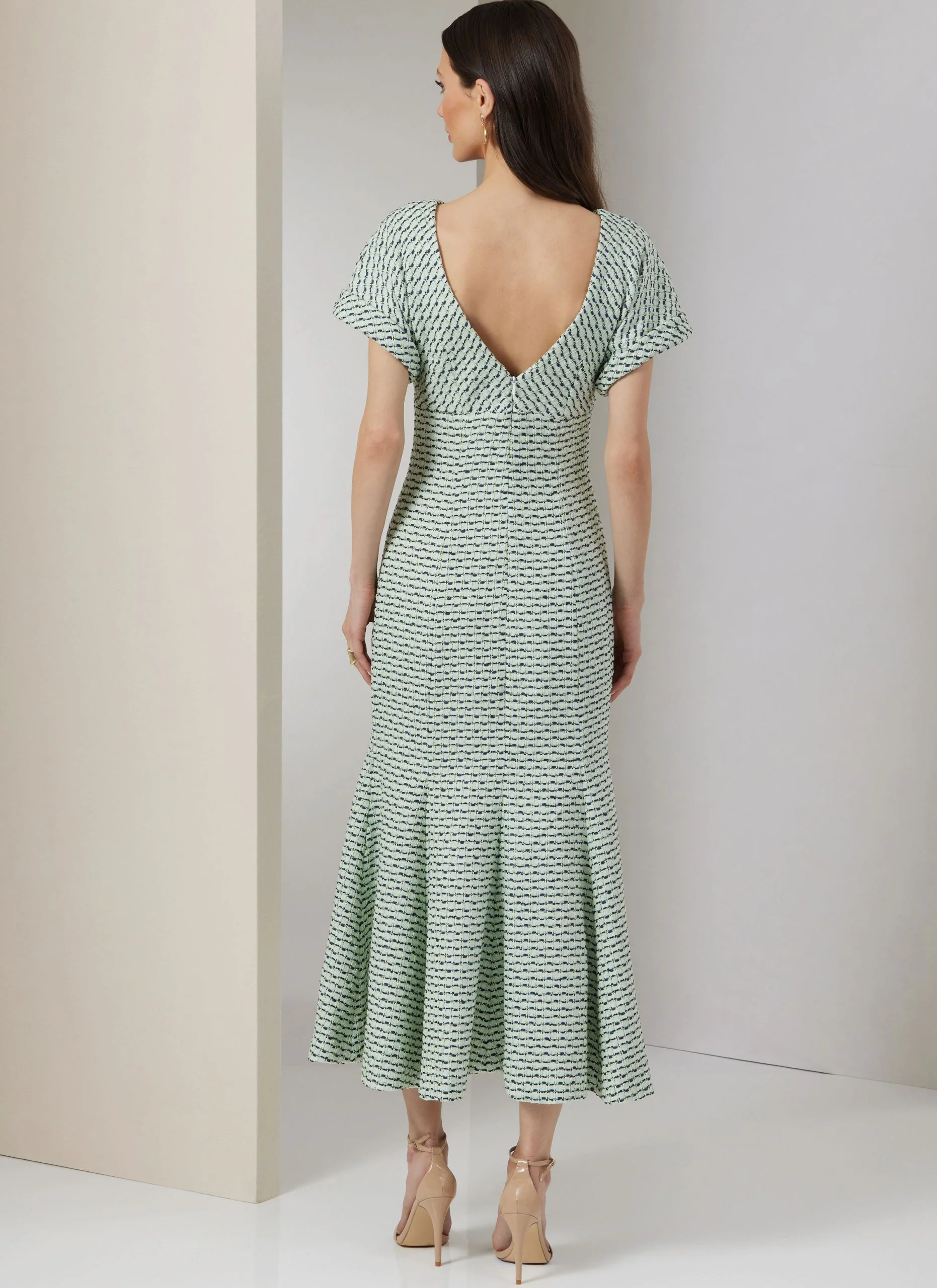 Vogue Dresses V2027 - Image 4