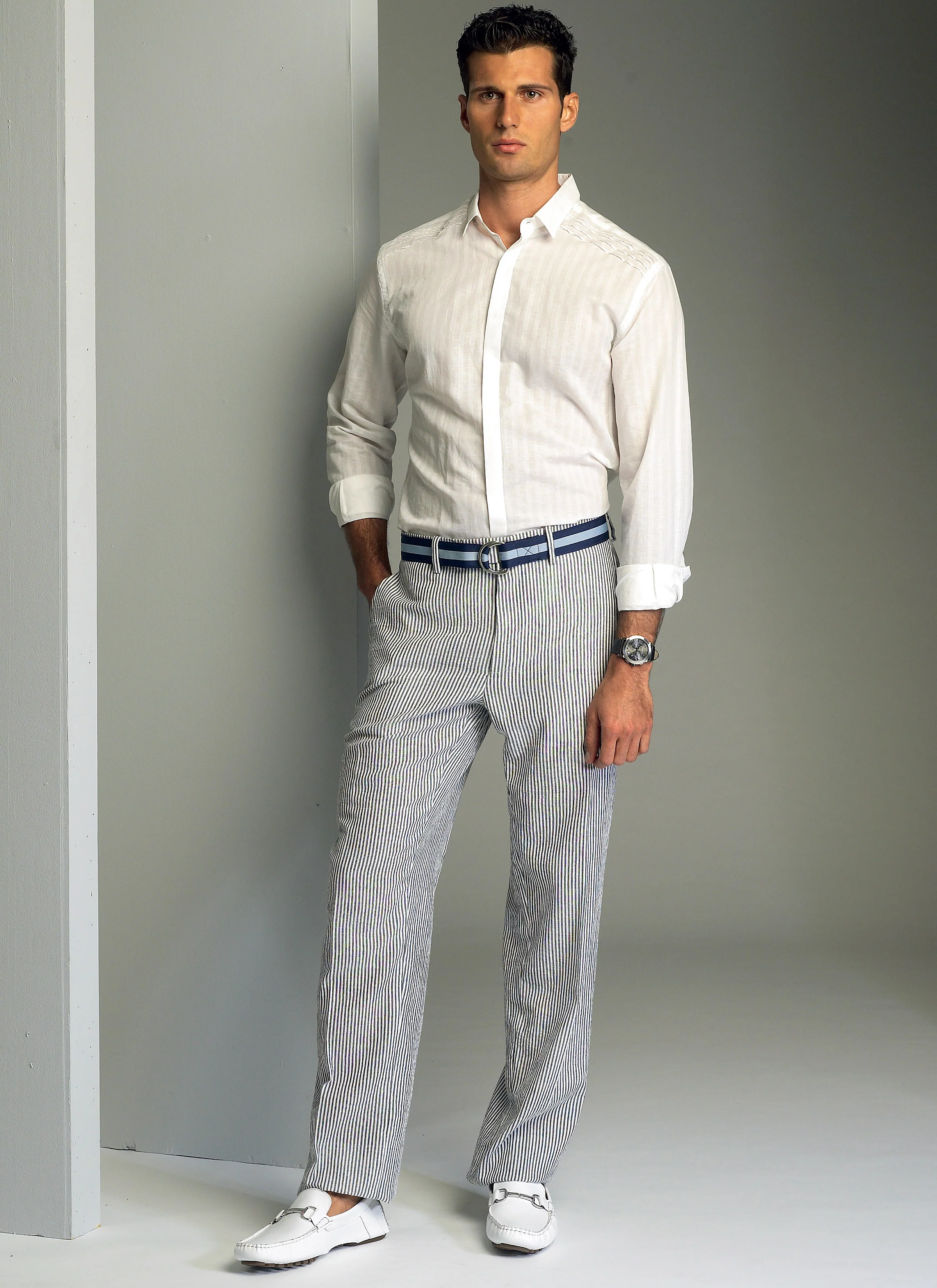Vogue Men's Suit V8988 - Image 3