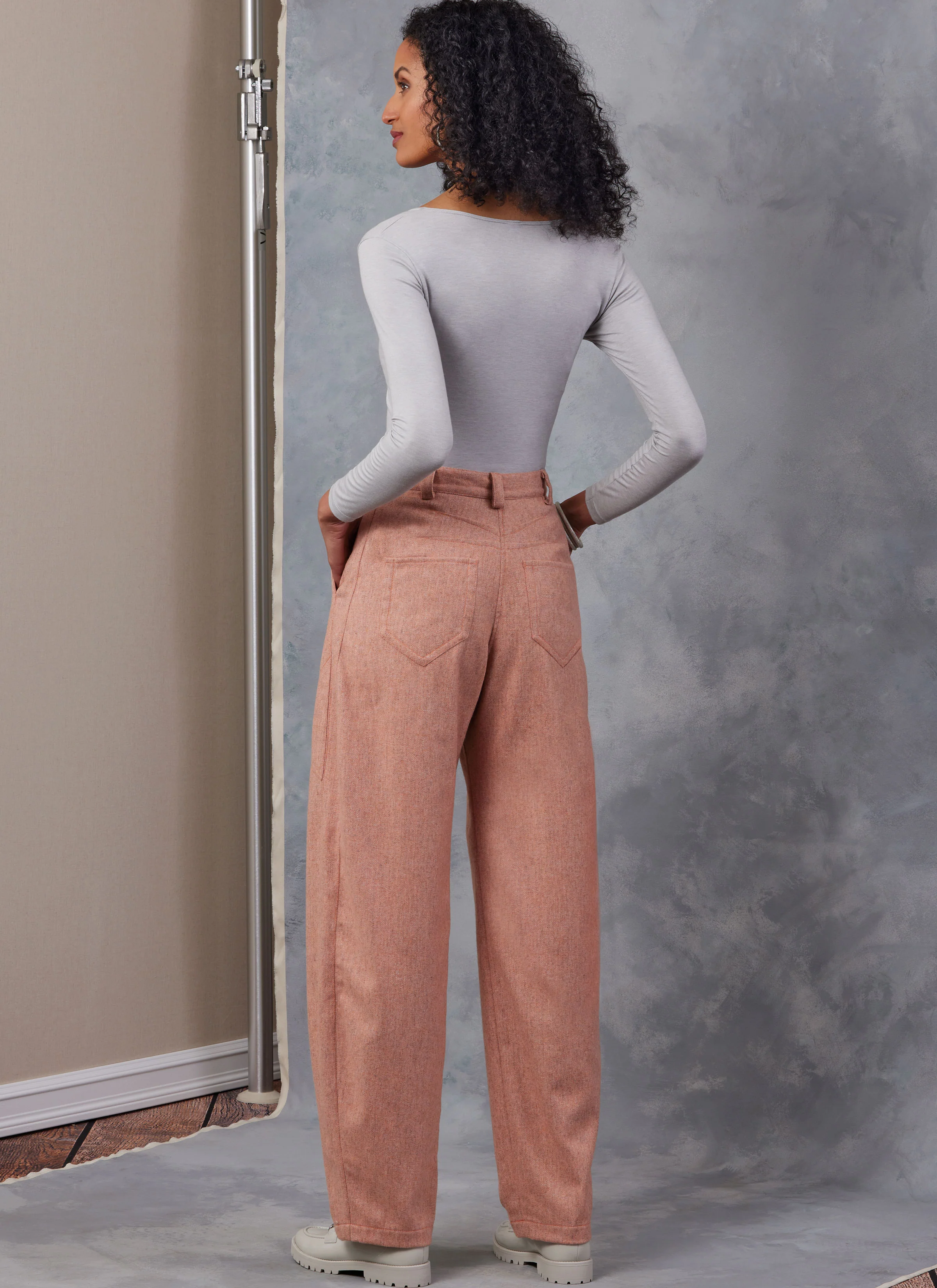 Vogue Barrel Trousers V2051 - Image 5