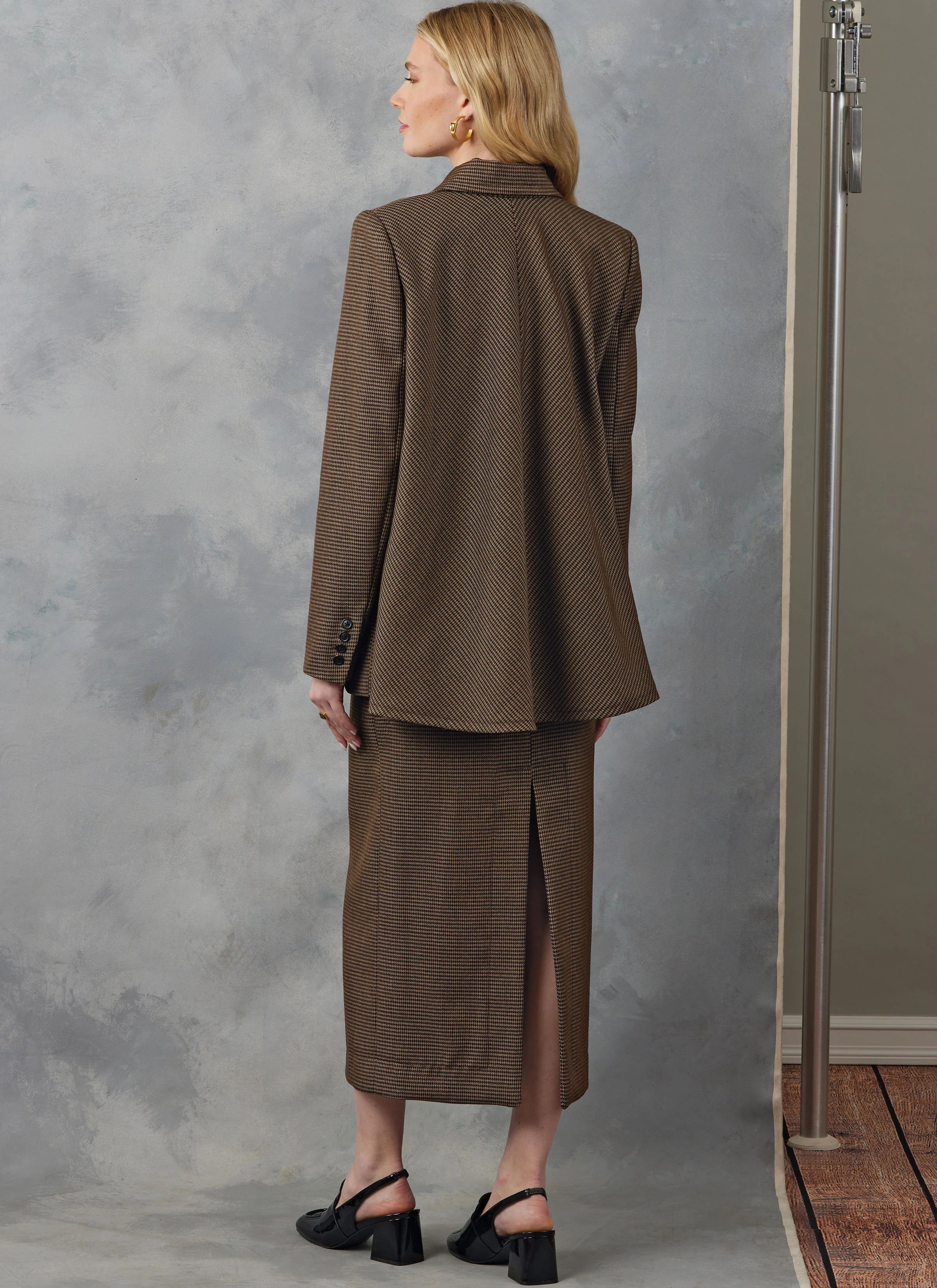 Vogue Jacket & Skirt V2056 - Image 3