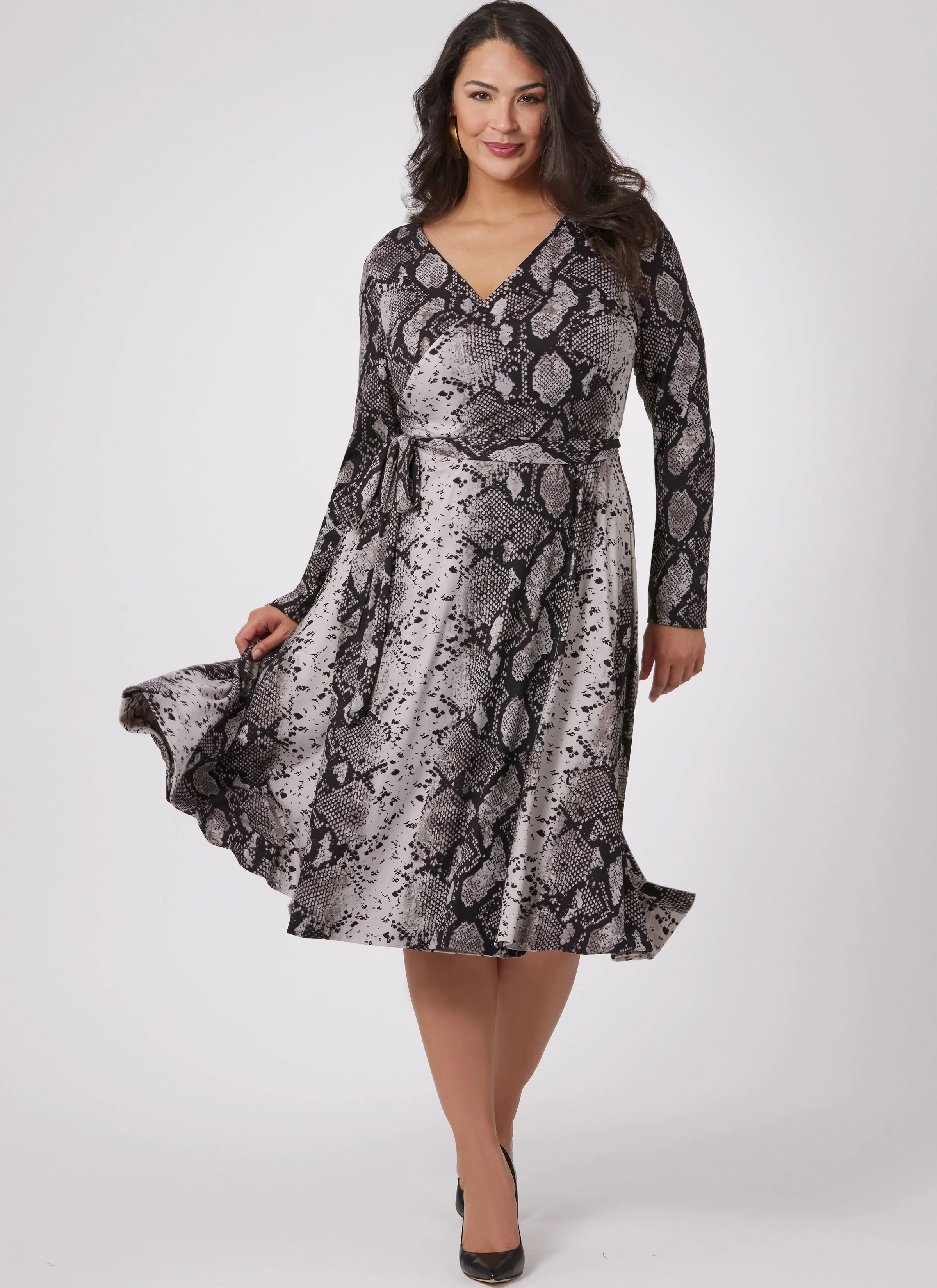 Vogue Vintage 1970's Wrap Dress V2060 - Image 7